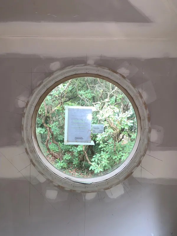 Internal Circle Window Arch