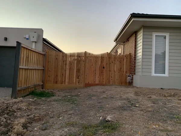 Timber Picket Fence & Gate